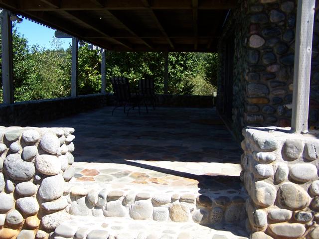 Lower patio area